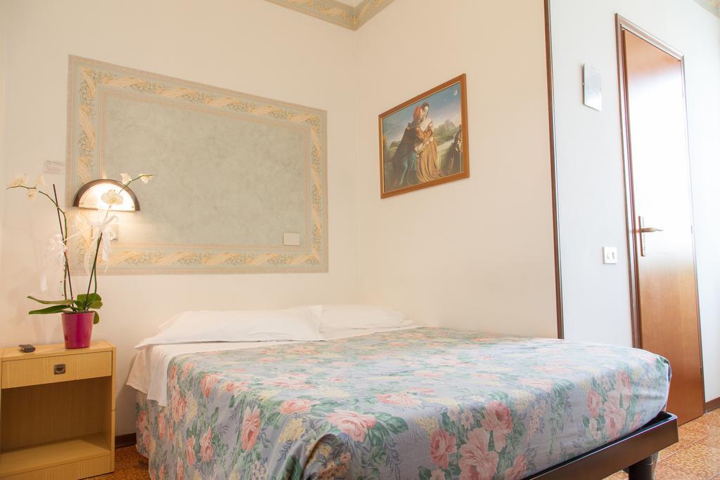 Hotel Ricordo Du Parc Tabiano Terme Chambre photo